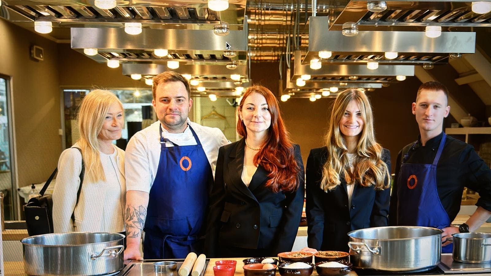 Da sx, dall'Ambasciata della Polonia Anna Wawrzyniak, lo Chef Sebastian Maliszewski, la direttrice Ente Nazionale Polacco per il Turismo Barbara Minczewa, la co-titolare del ristorante 